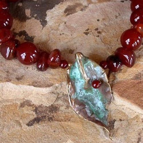 Click to view detail for EC-036 Necklace Brass Rose Leaf - Carnelian $190